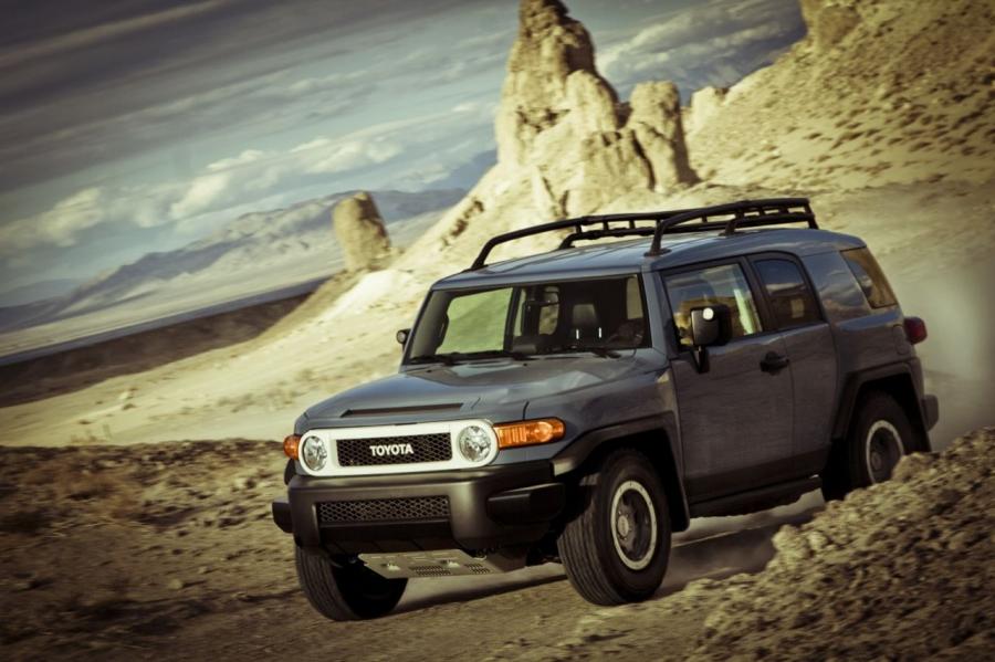  Toyota FJ Cruiser Trail Teams Ultimate Edition 2014 года  (фото 2 из 25)